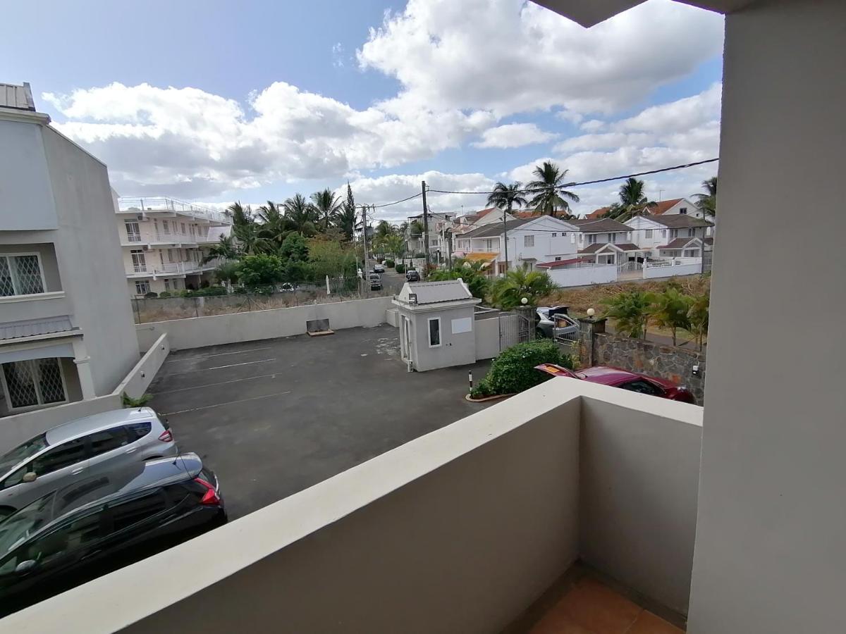 Montagu Apartment Flic en Flac Екстер'єр фото