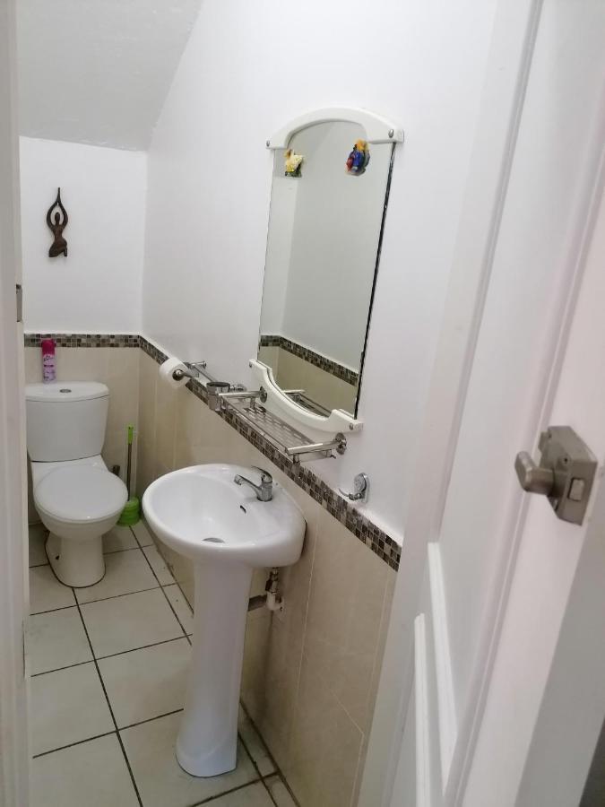 Montagu Apartment Flic en Flac Екстер'єр фото