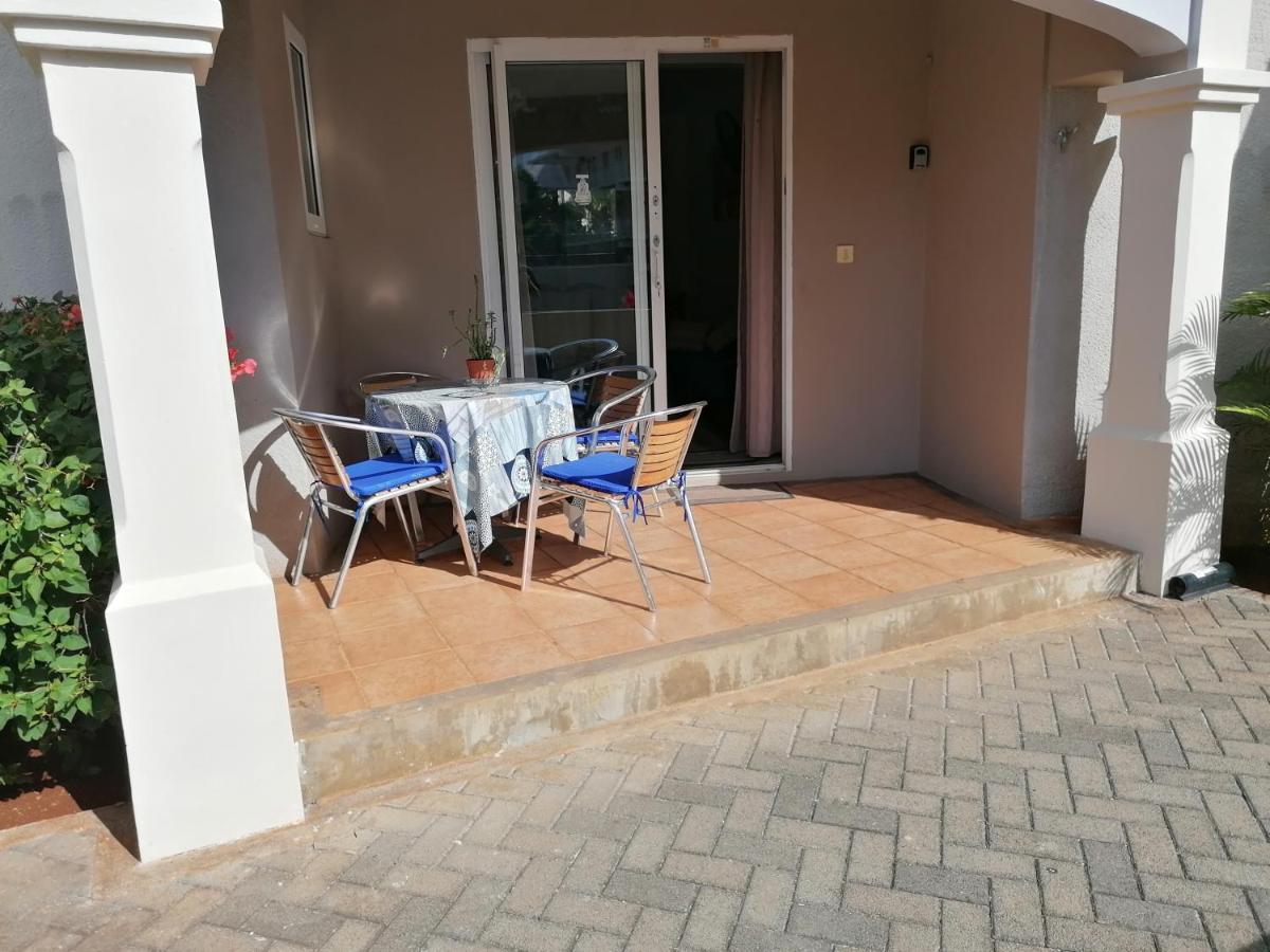 Montagu Apartment Flic en Flac Екстер'єр фото