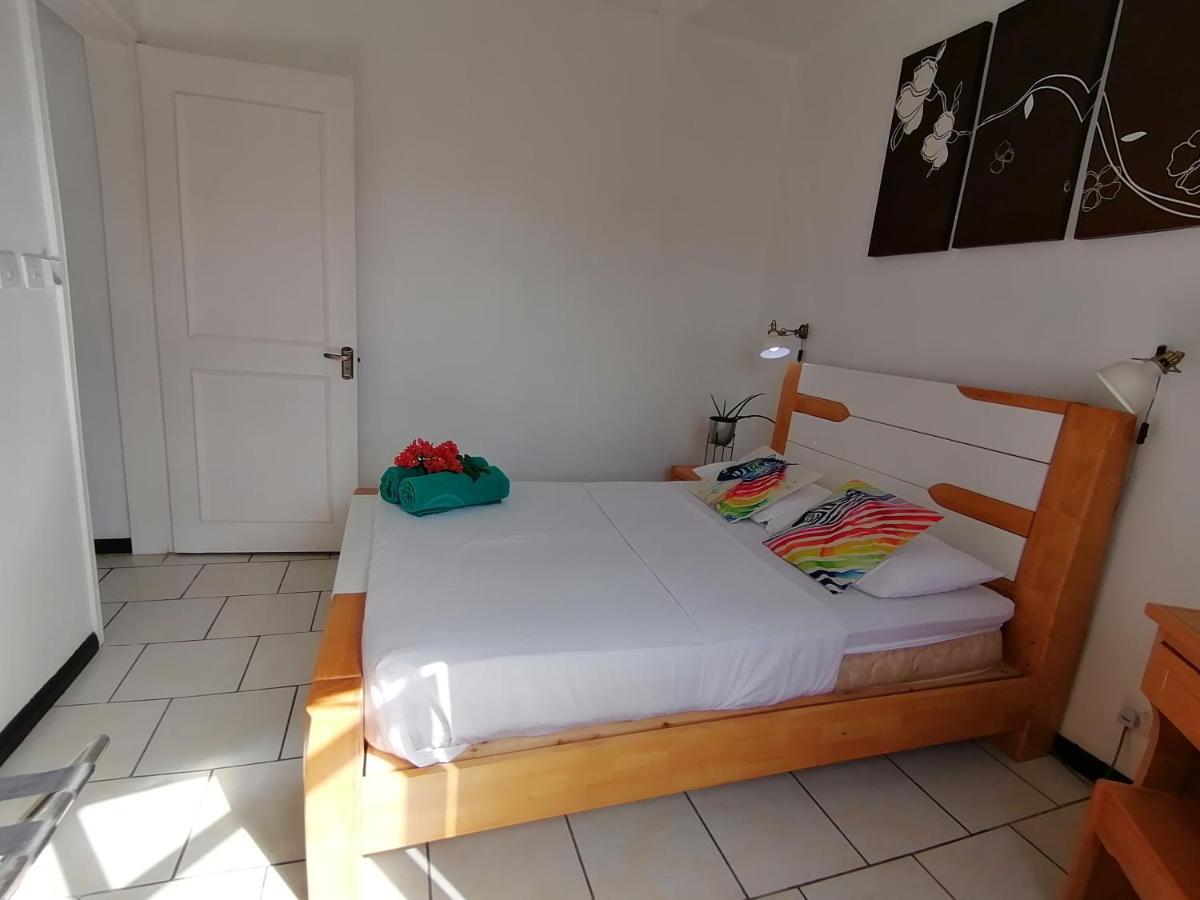 Montagu Apartment Flic en Flac Екстер'єр фото