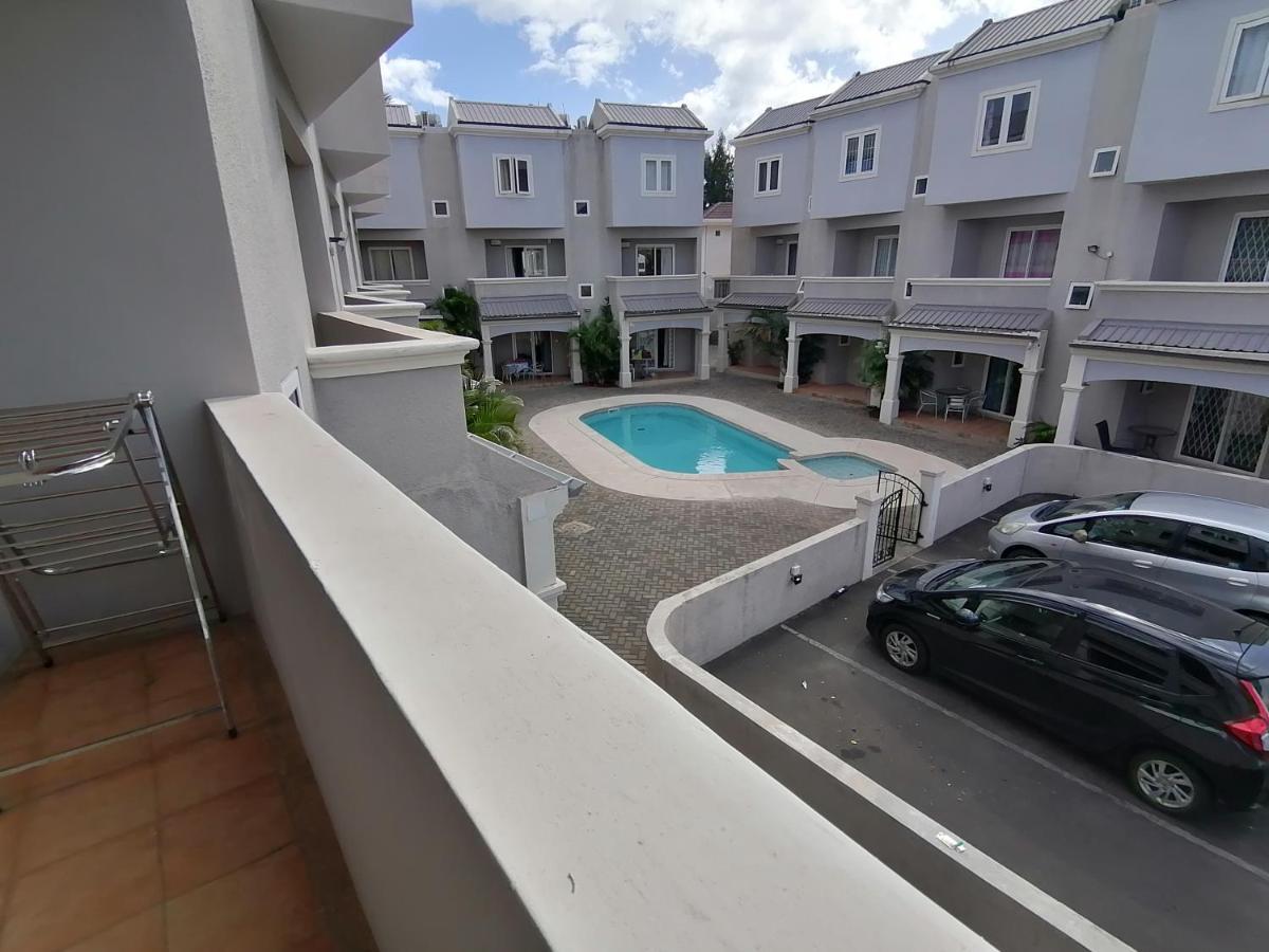 Montagu Apartment Flic en Flac Екстер'єр фото