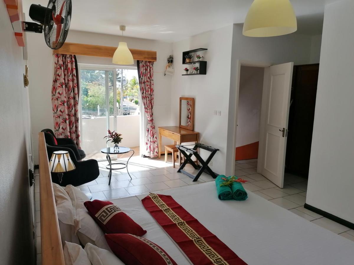 Montagu Apartment Flic en Flac Екстер'єр фото