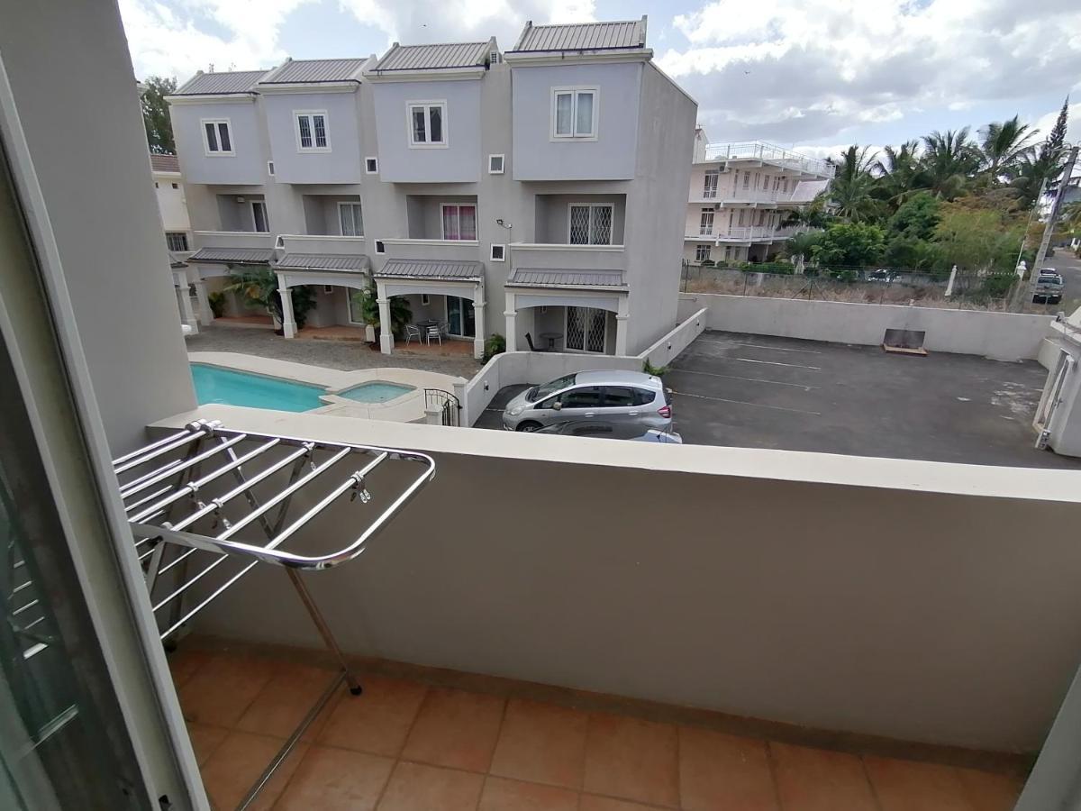 Montagu Apartment Flic en Flac Екстер'єр фото