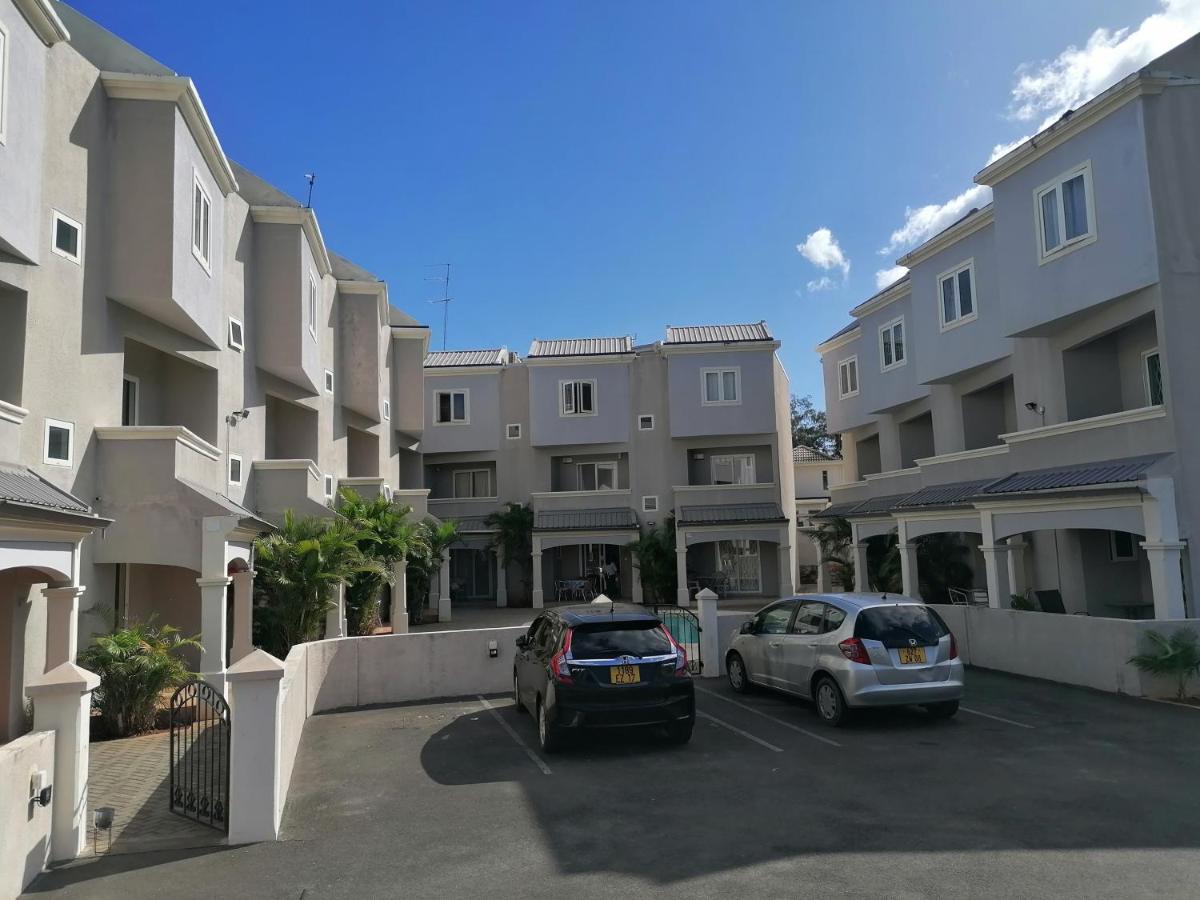 Montagu Apartment Flic en Flac Екстер'єр фото