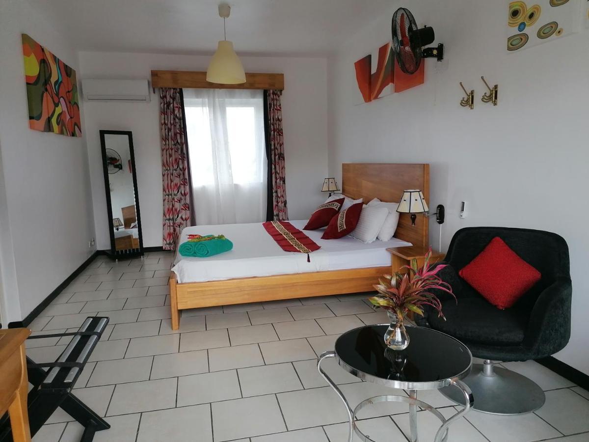 Montagu Apartment Flic en Flac Екстер'єр фото