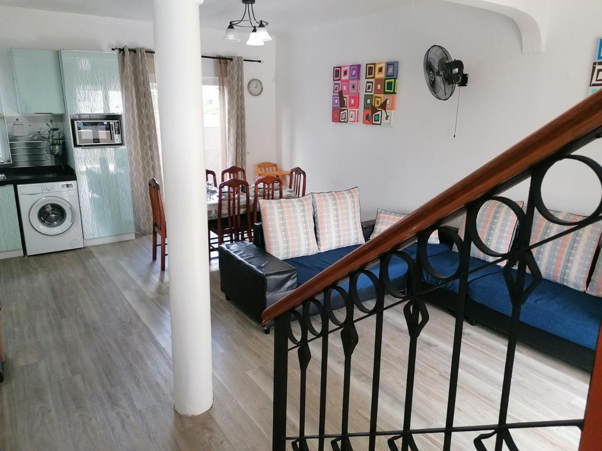 Montagu Apartment Flic en Flac Екстер'єр фото